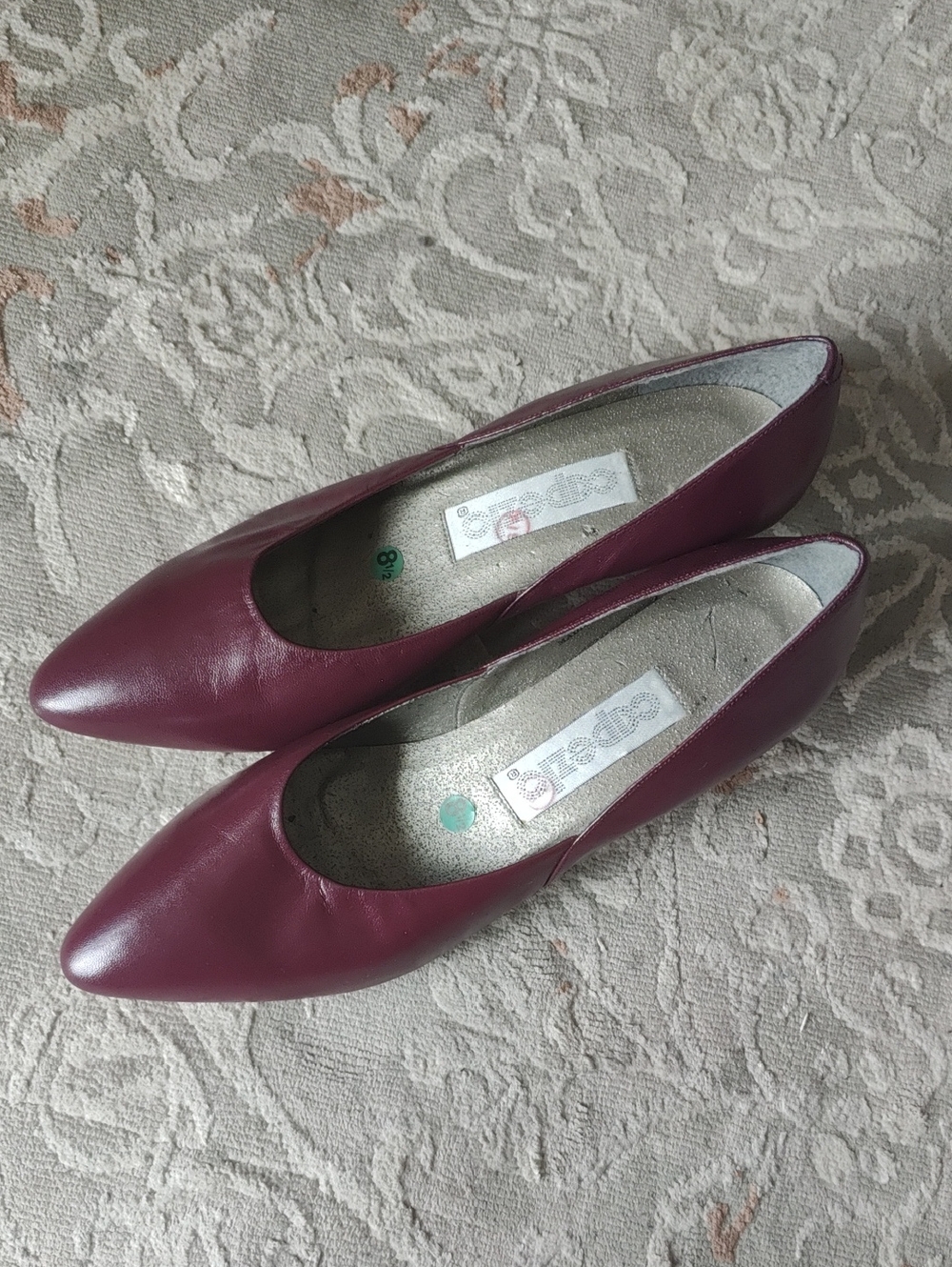 Capezio Women Pointed Toe Heels